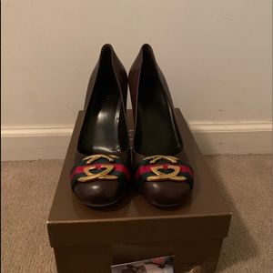 Gucci brown pumps